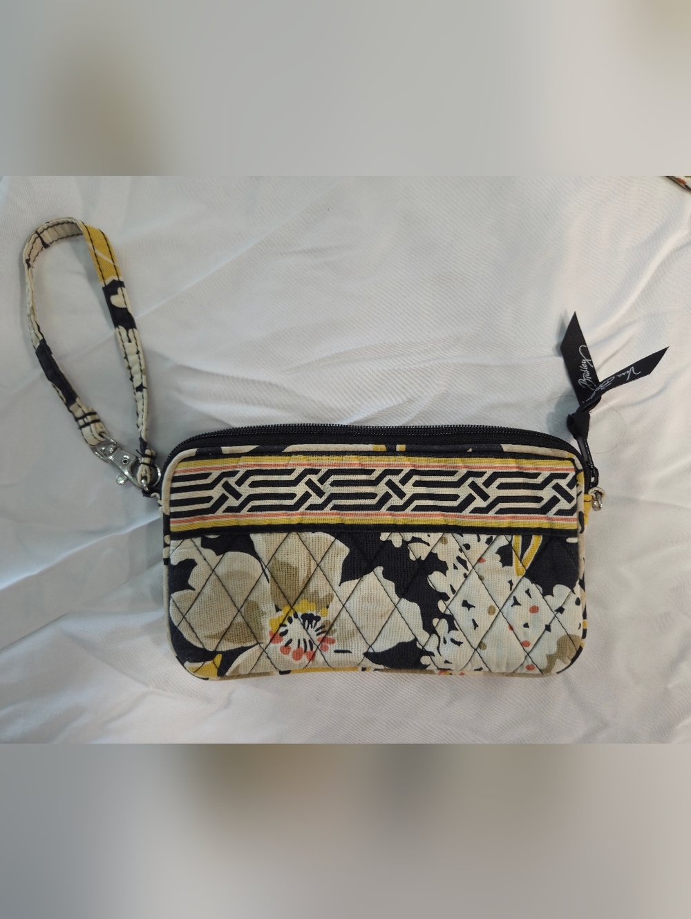 Vintage NWT Vera Bradley Dogwood Pattern Quilted Wristlet